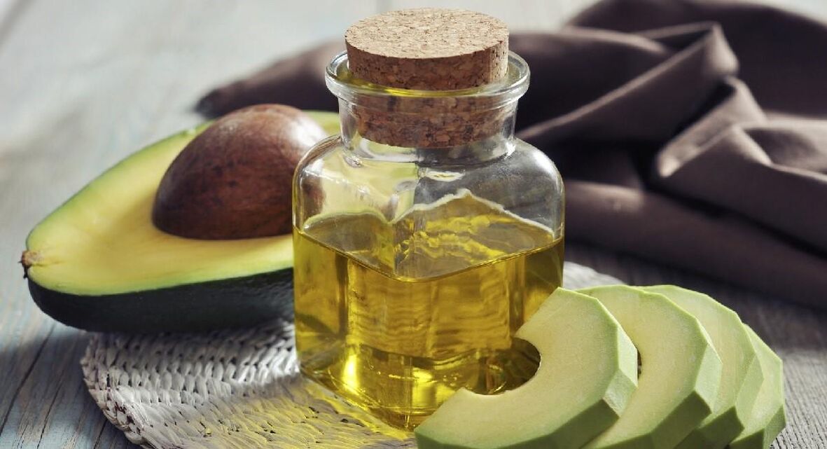روغن آووکادو لکه های پیری و کک و مک را از بین می برد